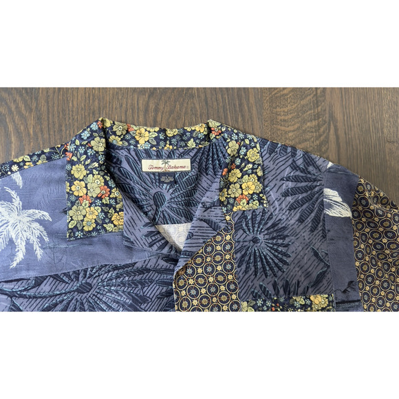 Tommy Bahama Patchwork in Paradise Short Sleeve Silk Button-Up Shirt sz L - Picture 2 of 3